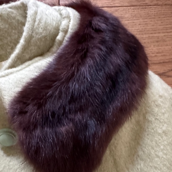 VINTAGE Tailor Made Wool Coat with Fur Collar😊 - Picture 8 of 16